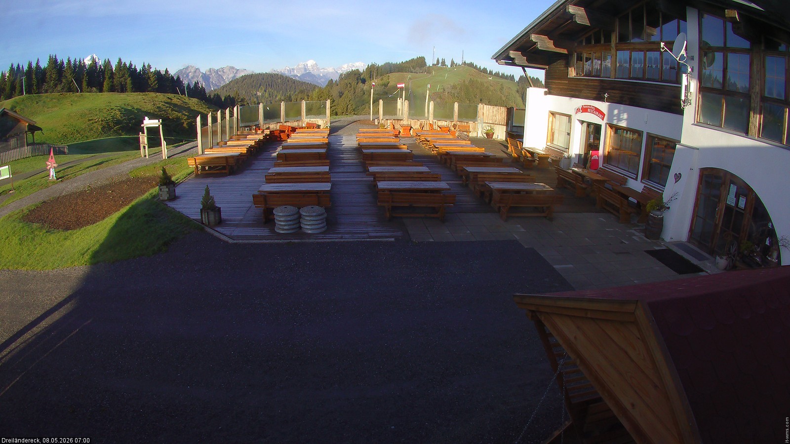 Archiv Foto Webcam Dreiländereck in der Region Villach: Bergrestaurant