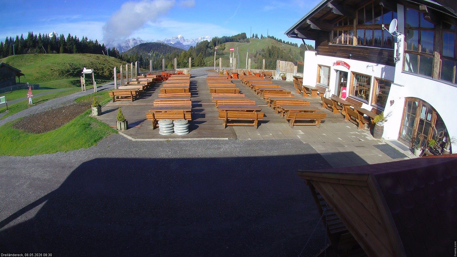 Archiv Foto Webcam Dreiländereck in der Region Villach: Bergrestaurant