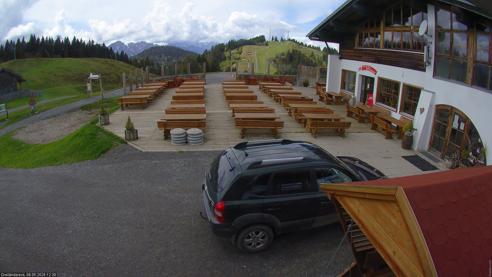 Archiv Foto Webcam Dreiländereck in der Region Villach: Bergrestaurant