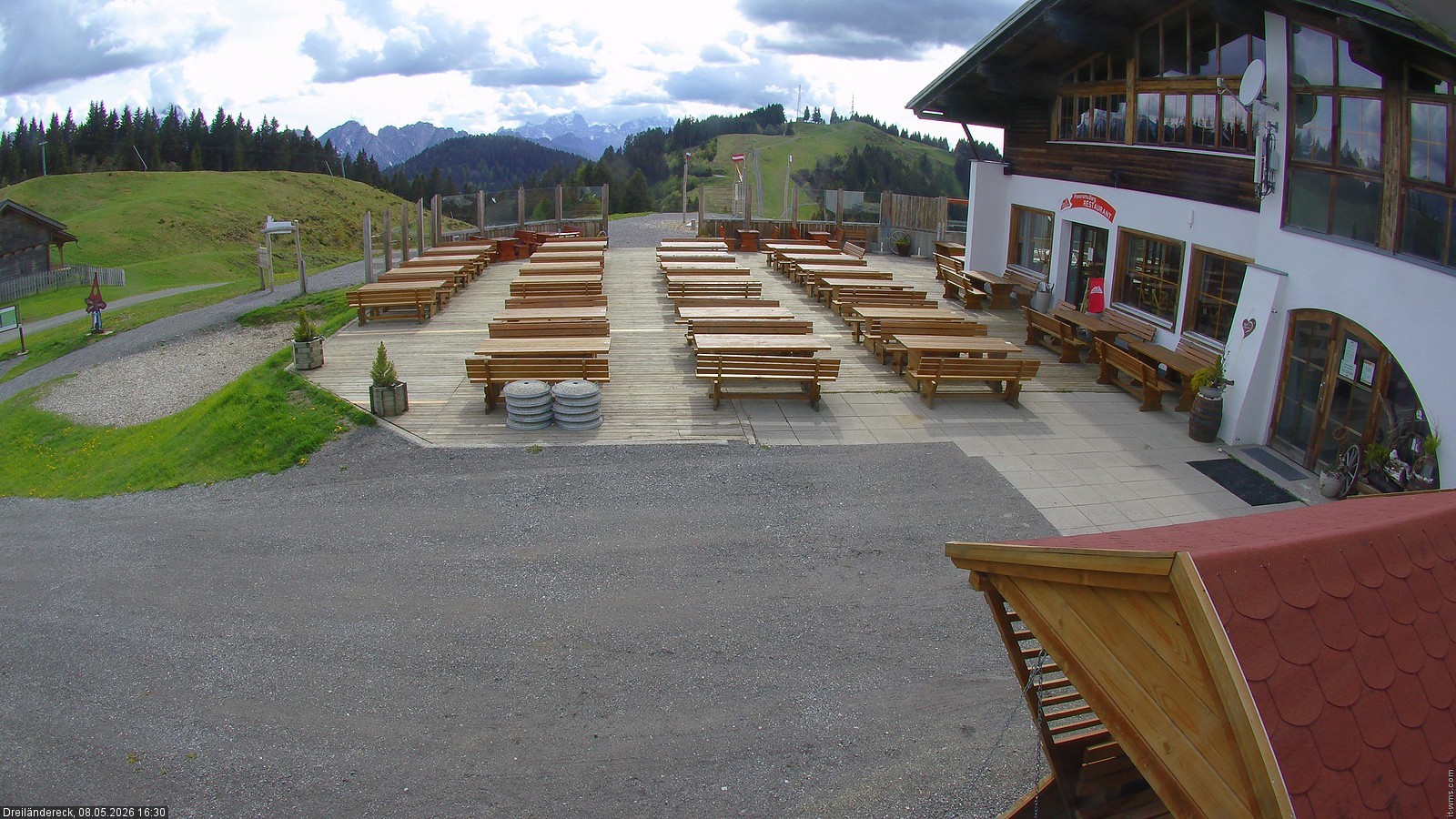Archiv Foto Webcam Dreiländereck in der Region Villach: Bergrestaurant
