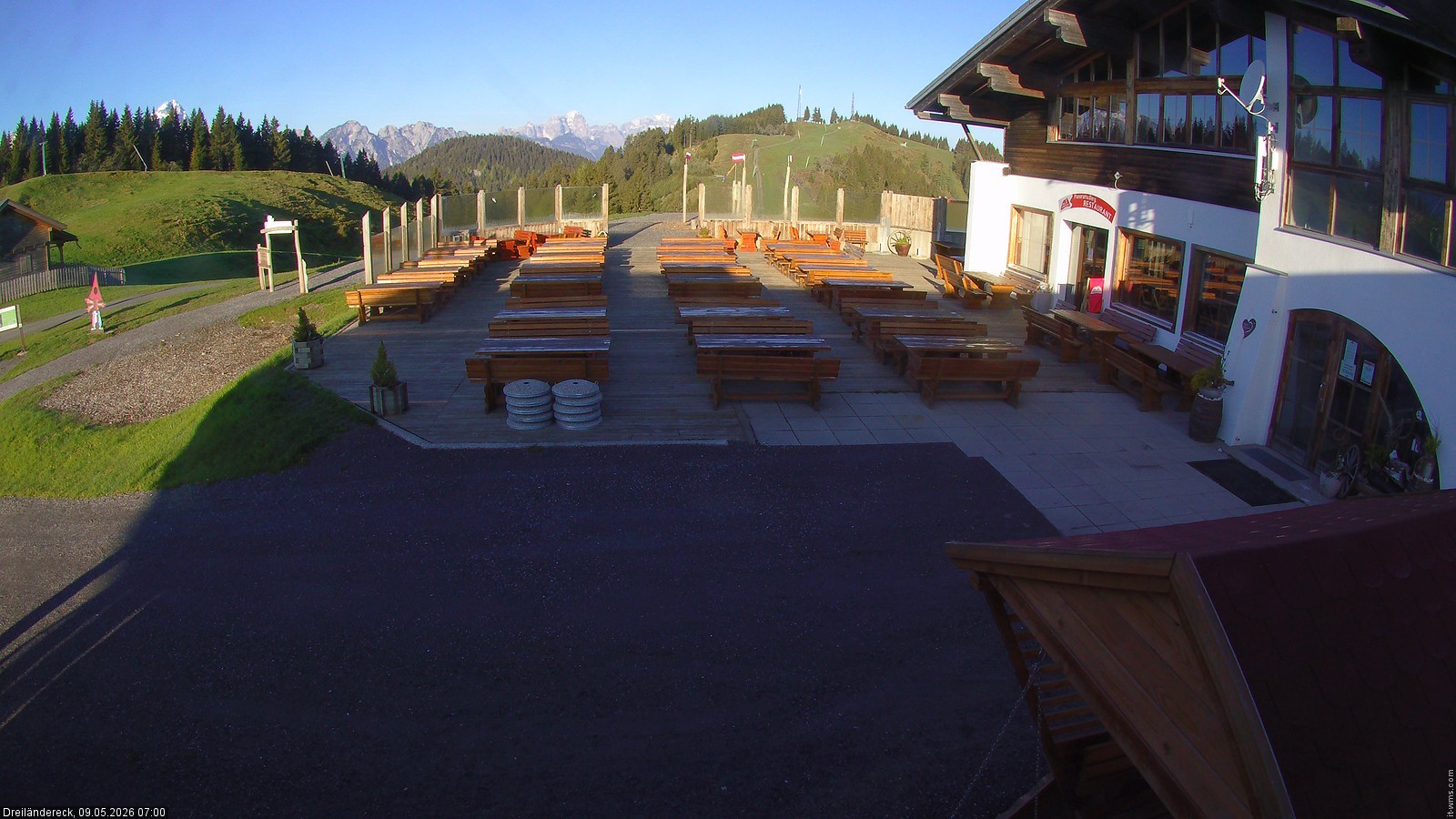 Archiv Foto Webcam Dreiländereck in der Region Villach: Bergrestaurant