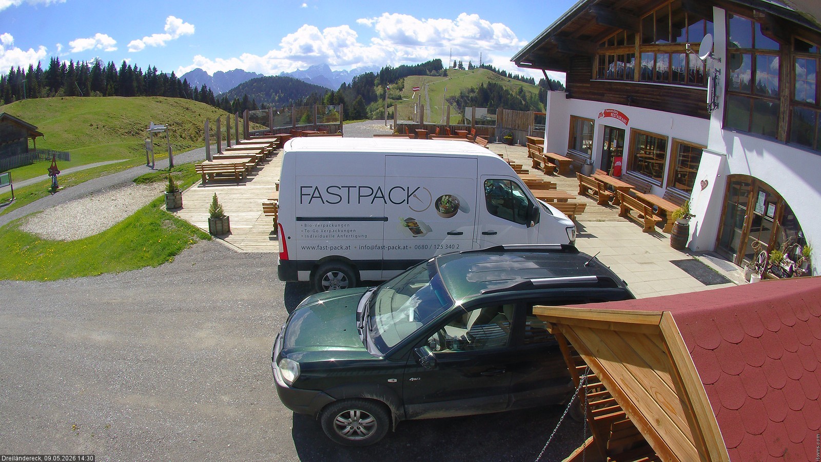 Archiv Foto Webcam Dreiländereck in der Region Villach: Bergrestaurant