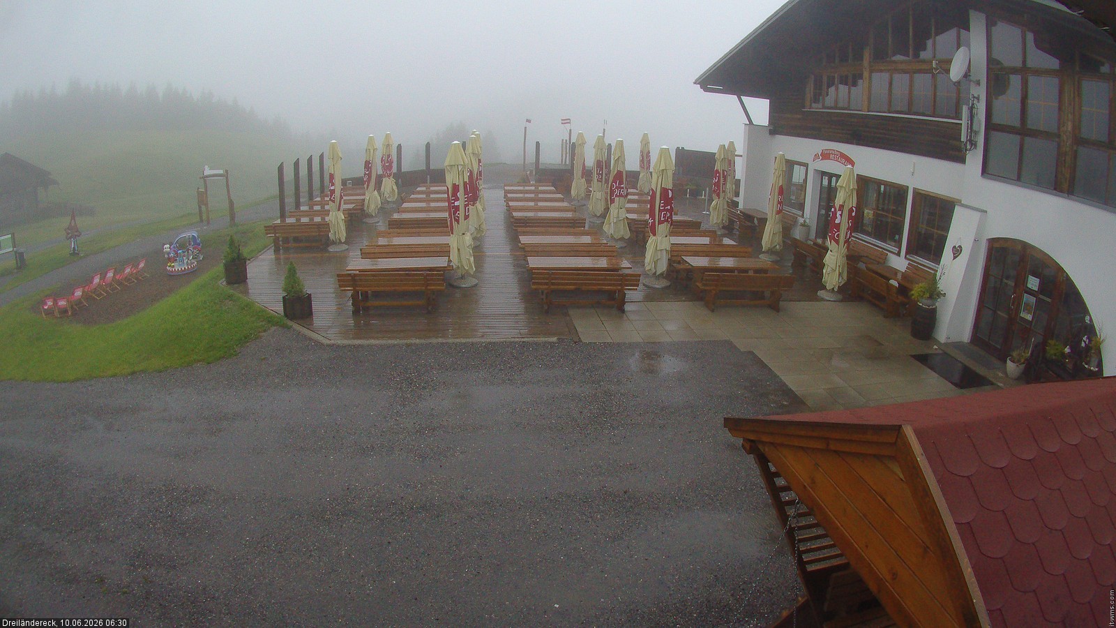 Archiv Foto Webcam Dreiländereck in der Region Villach: Bergrestaurant