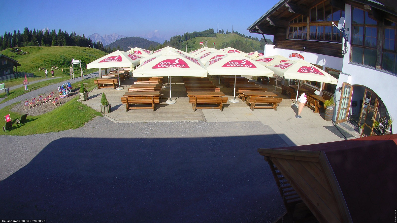 Archiv Foto Webcam Dreiländereck in der Region Villach: Bergrestaurant