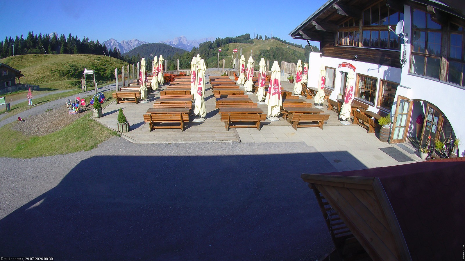 Archiv Foto Webcam Dreiländereck in der Region Villach: Bergrestaurant
