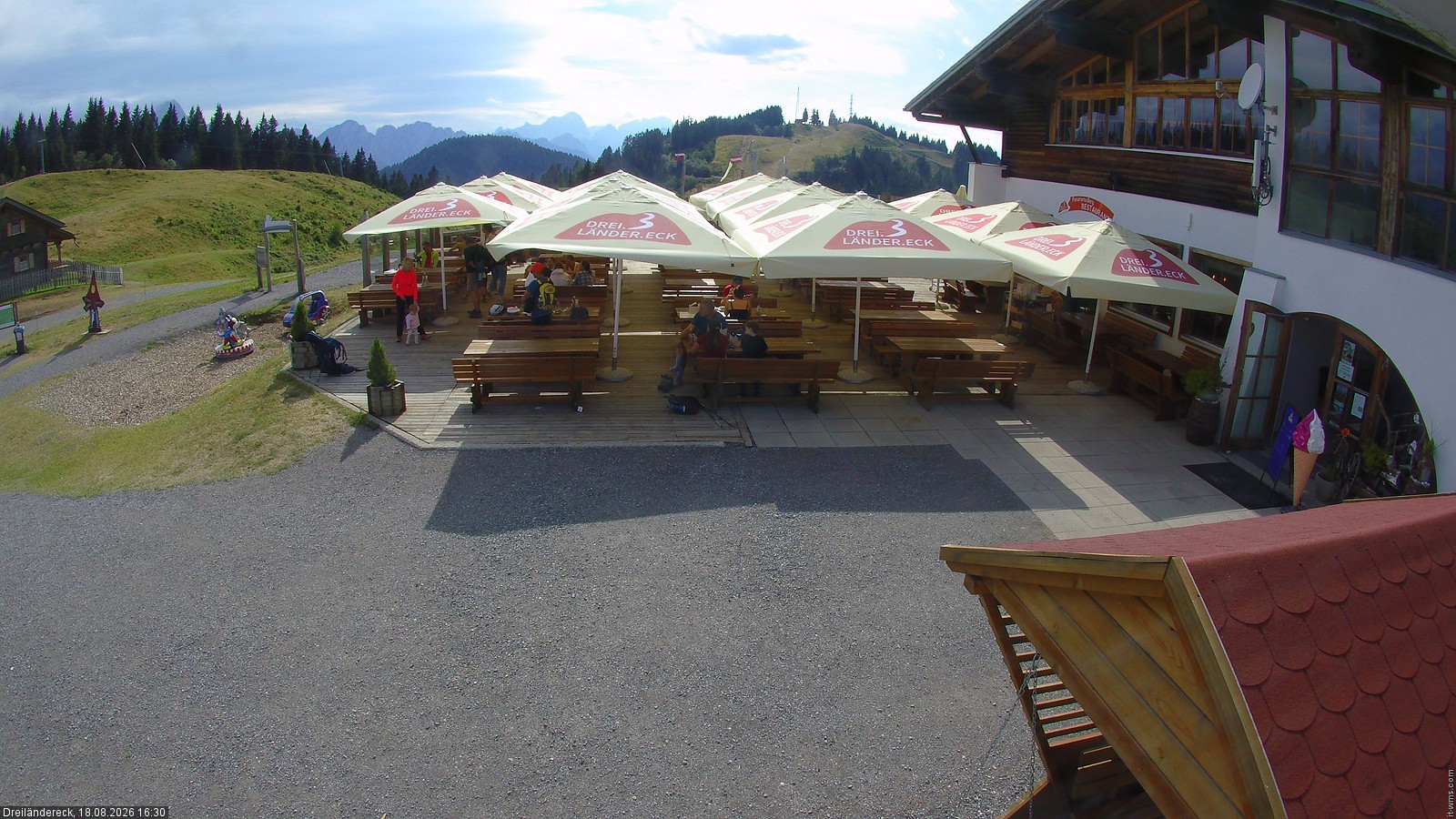 Archiv Foto Webcam Dreiländereck in der Region Villach: Bergrestaurant