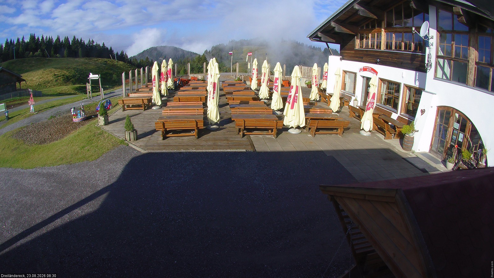 Archiv Foto Webcam Dreiländereck in der Region Villach: Bergrestaurant