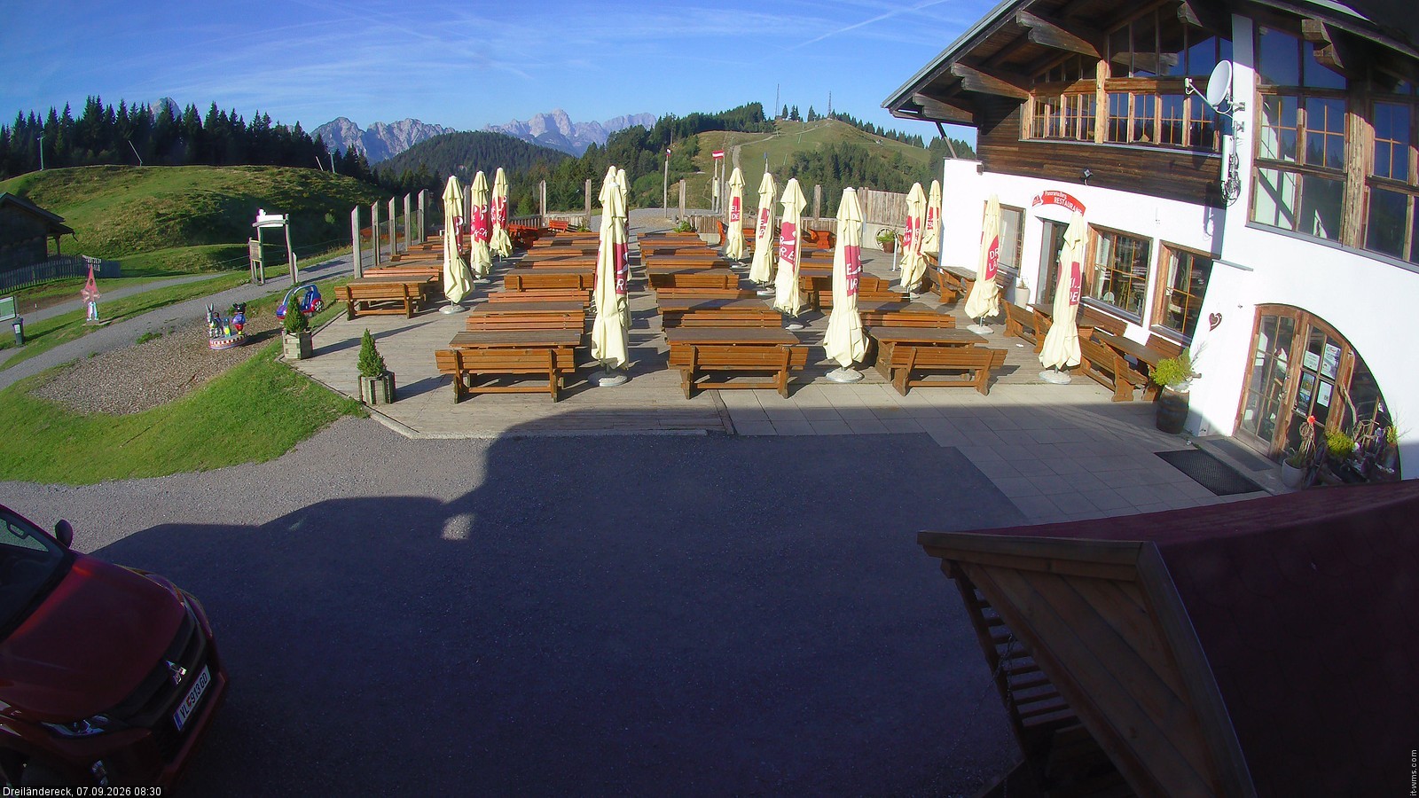 Archiv Foto Webcam Dreiländereck in der Region Villach: Bergrestaurant