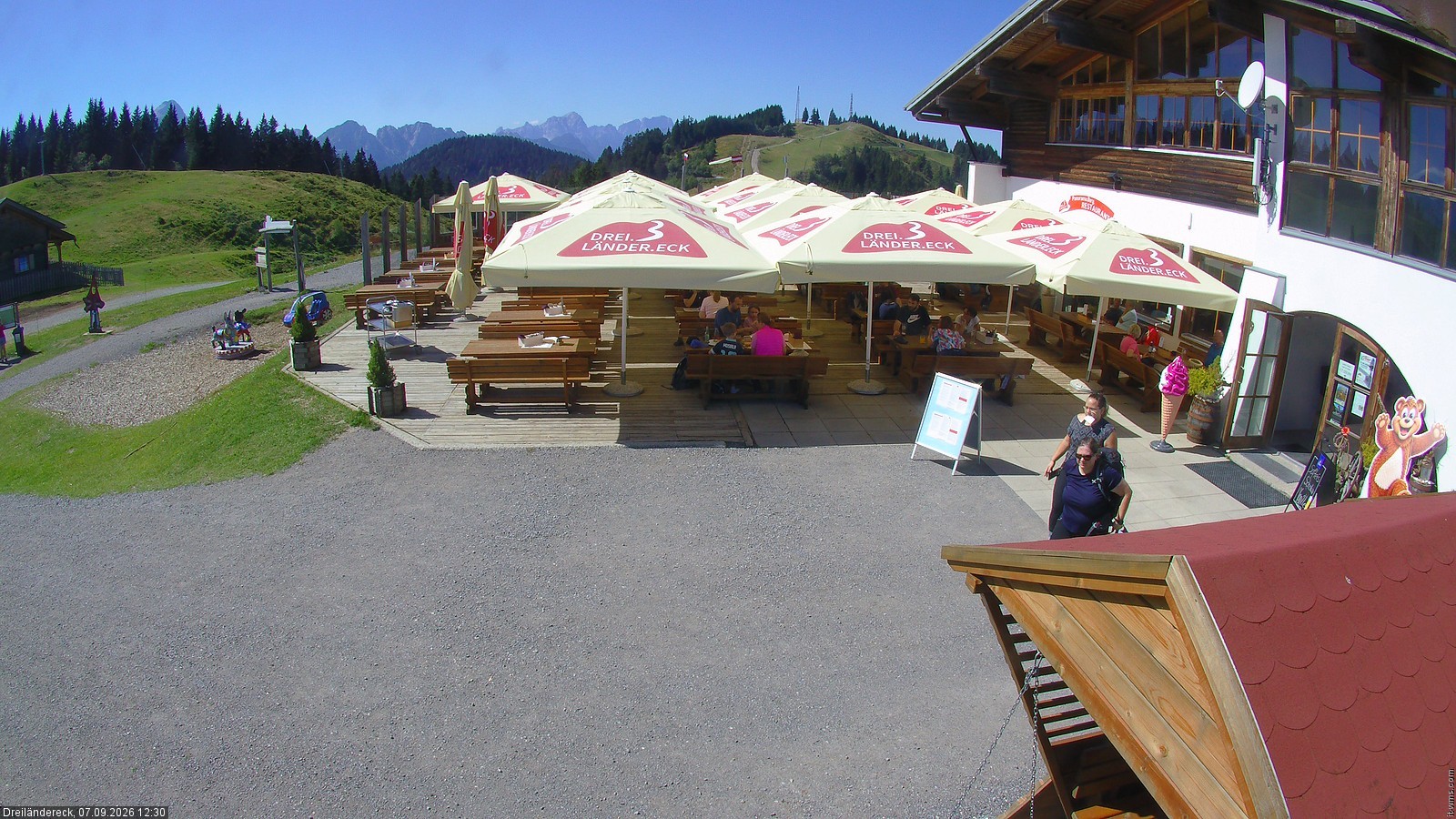 Archiv Foto Webcam Dreiländereck in der Region Villach: Bergrestaurant