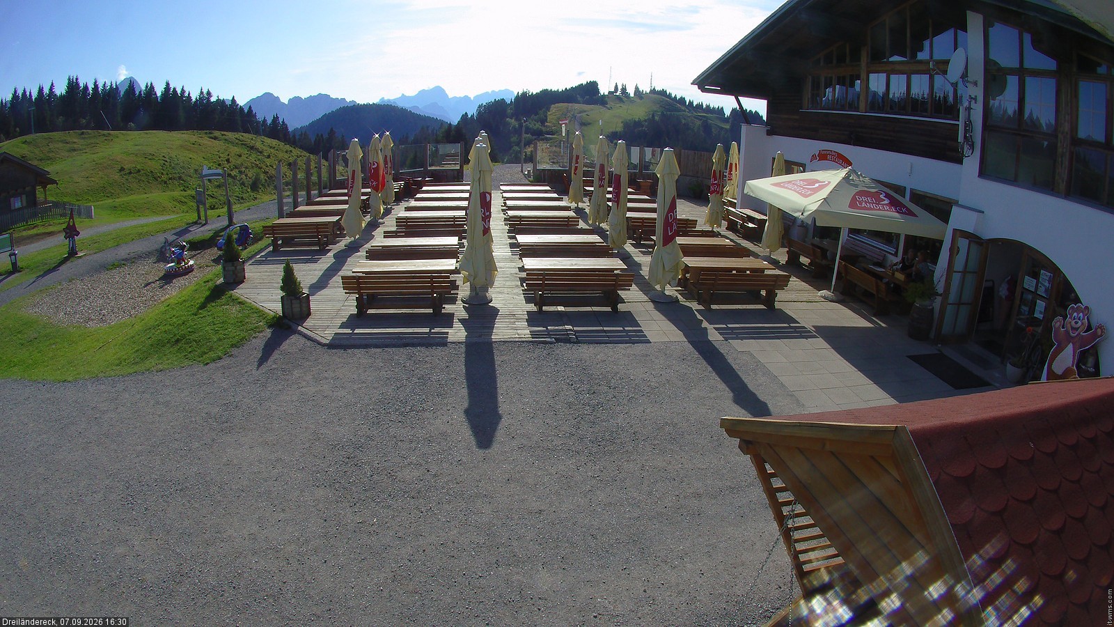 Archiv Foto Webcam Dreiländereck in der Region Villach: Bergrestaurant