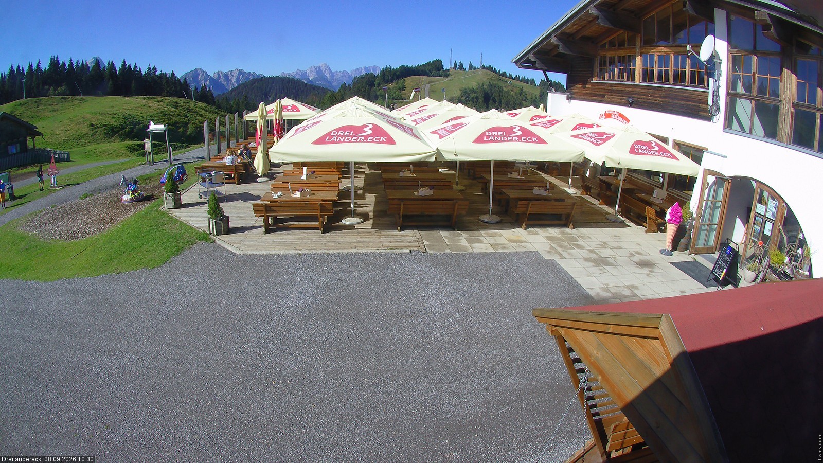Archiv Foto Webcam Dreiländereck in der Region Villach: Bergrestaurant