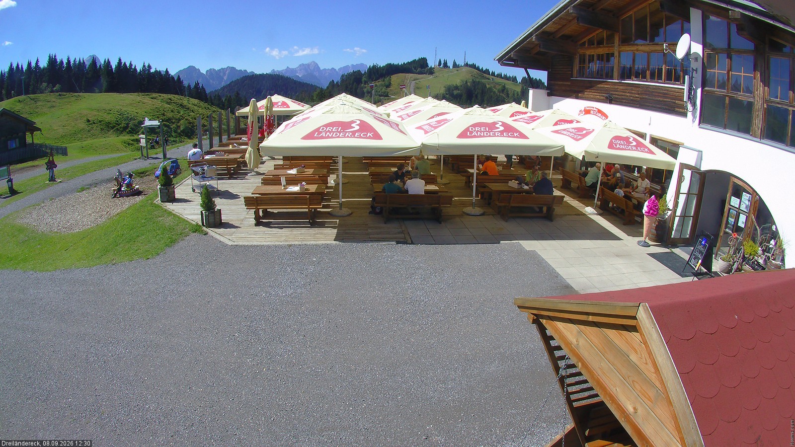 Archiv Foto Webcam Dreiländereck in der Region Villach: Bergrestaurant