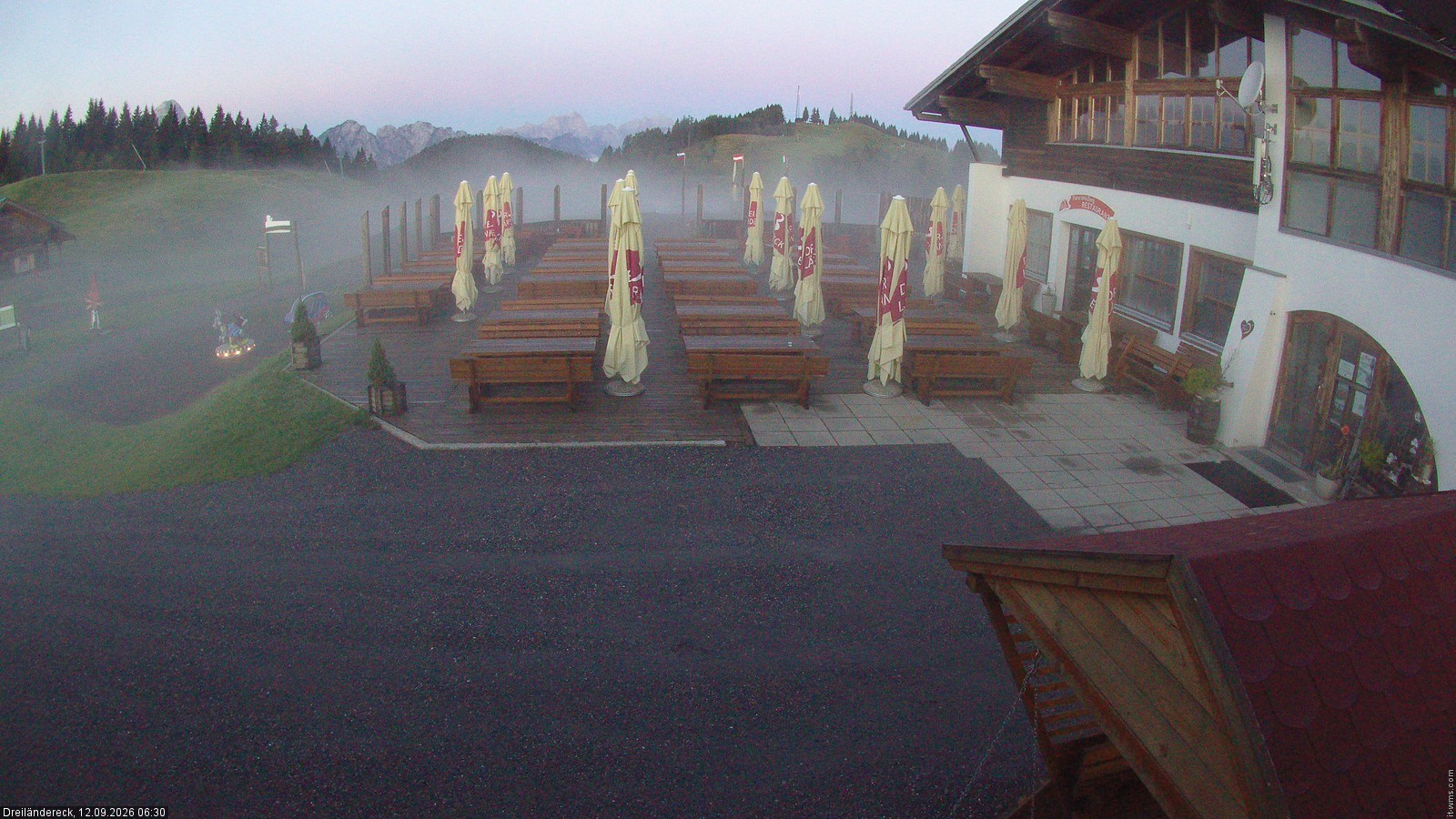 Archiv Foto Webcam Dreiländereck in der Region Villach: Bergrestaurant
