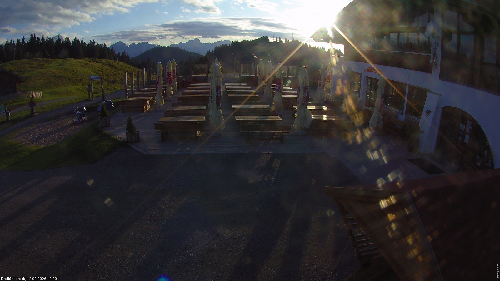 Archiv Foto Webcam Dreiländereck in der Region Villach: Bergrestaurant