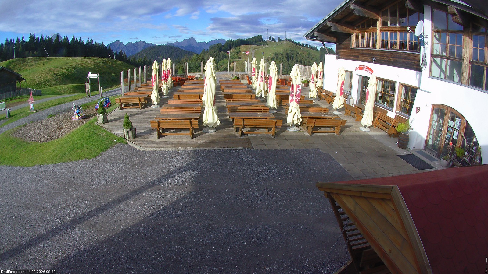 Archiv Foto Webcam Dreiländereck in der Region Villach: Bergrestaurant