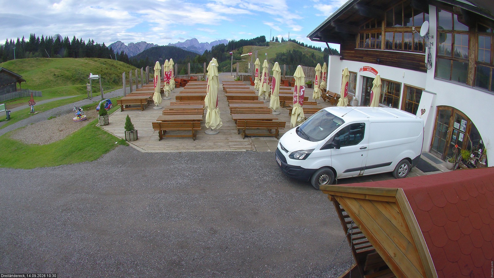 Archiv Foto Webcam Dreiländereck in der Region Villach: Bergrestaurant