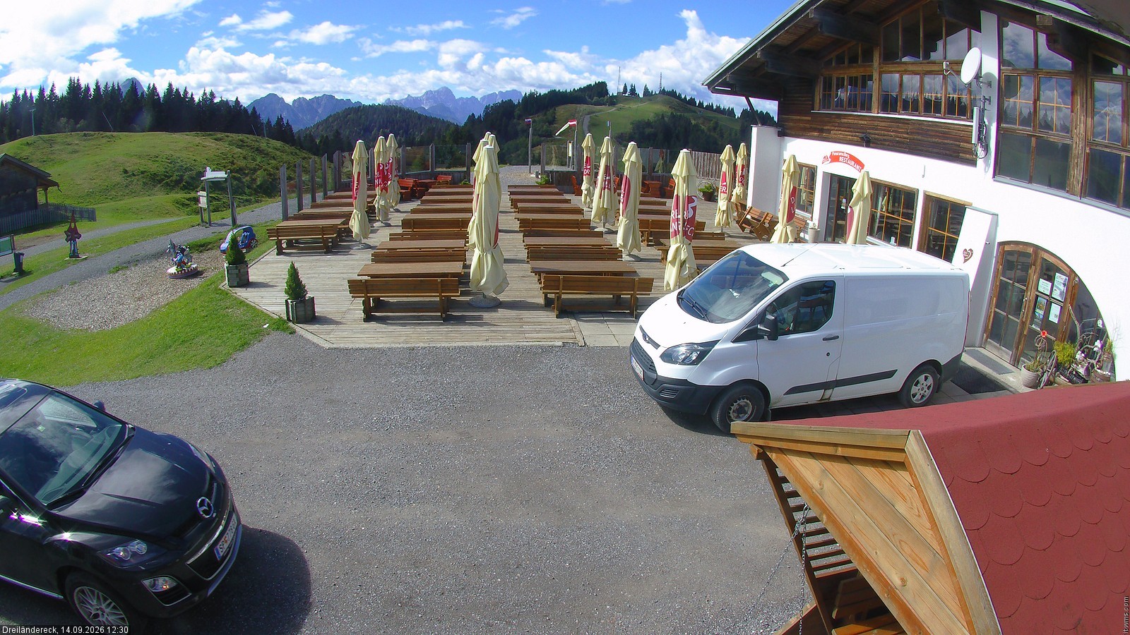 Archiv Foto Webcam Dreiländereck in der Region Villach: Bergrestaurant
