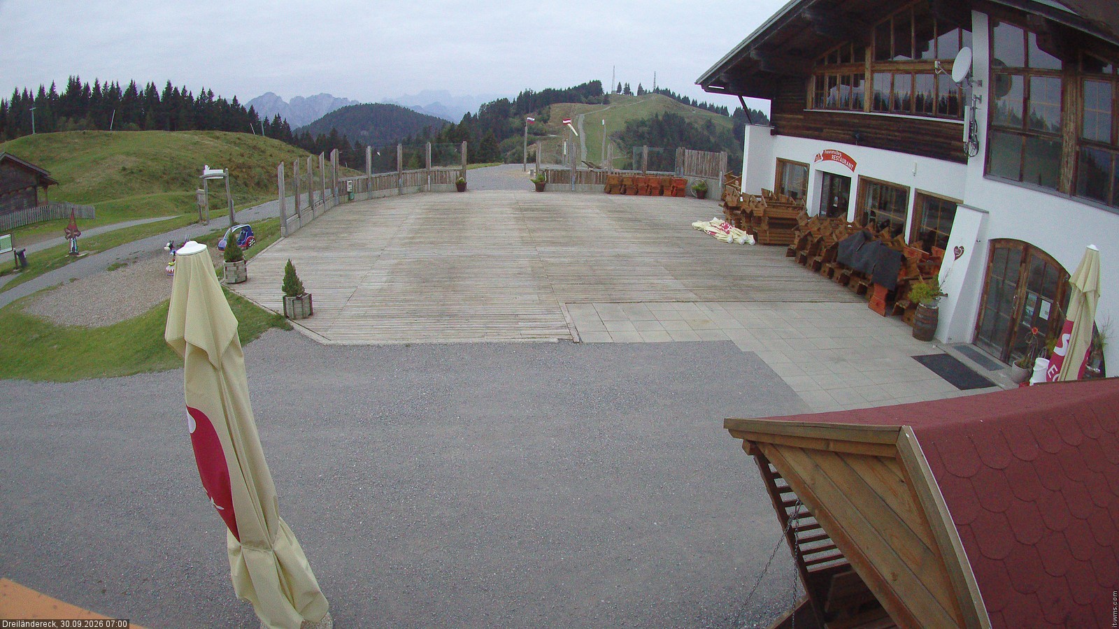 Archiv Foto Webcam Dreiländereck in der Region Villach: Bergrestaurant