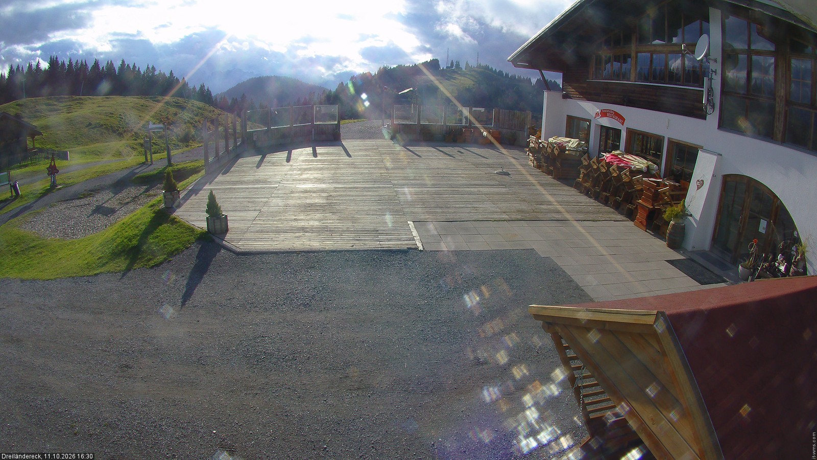 Archiv Foto Webcam Dreiländereck in der Region Villach: Bergrestaurant