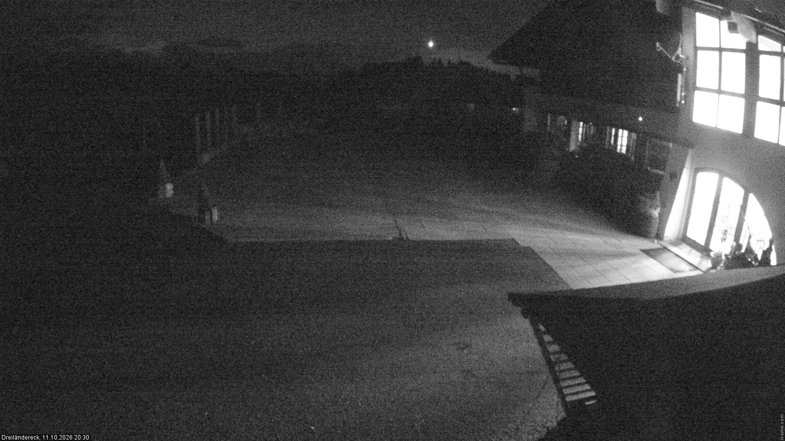 Archiv Foto Webcam Dreiländereck in der Region Villach: Bergrestaurant