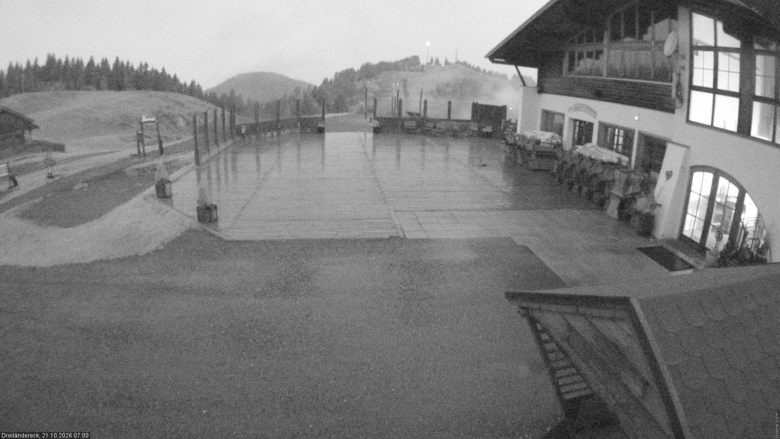 Archiv Foto Webcam Dreiländereck in der Region Villach: Bergrestaurant