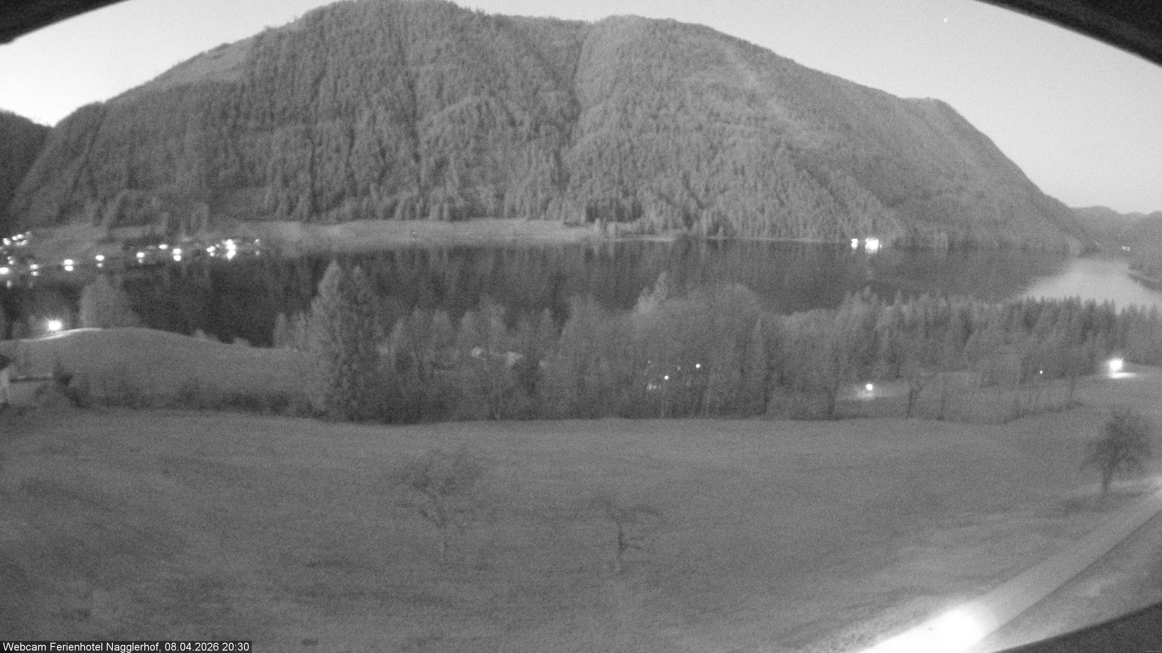 Archiv Foto Webcam Weißensee: Sicht vom Ferienhotel Nagglerhof