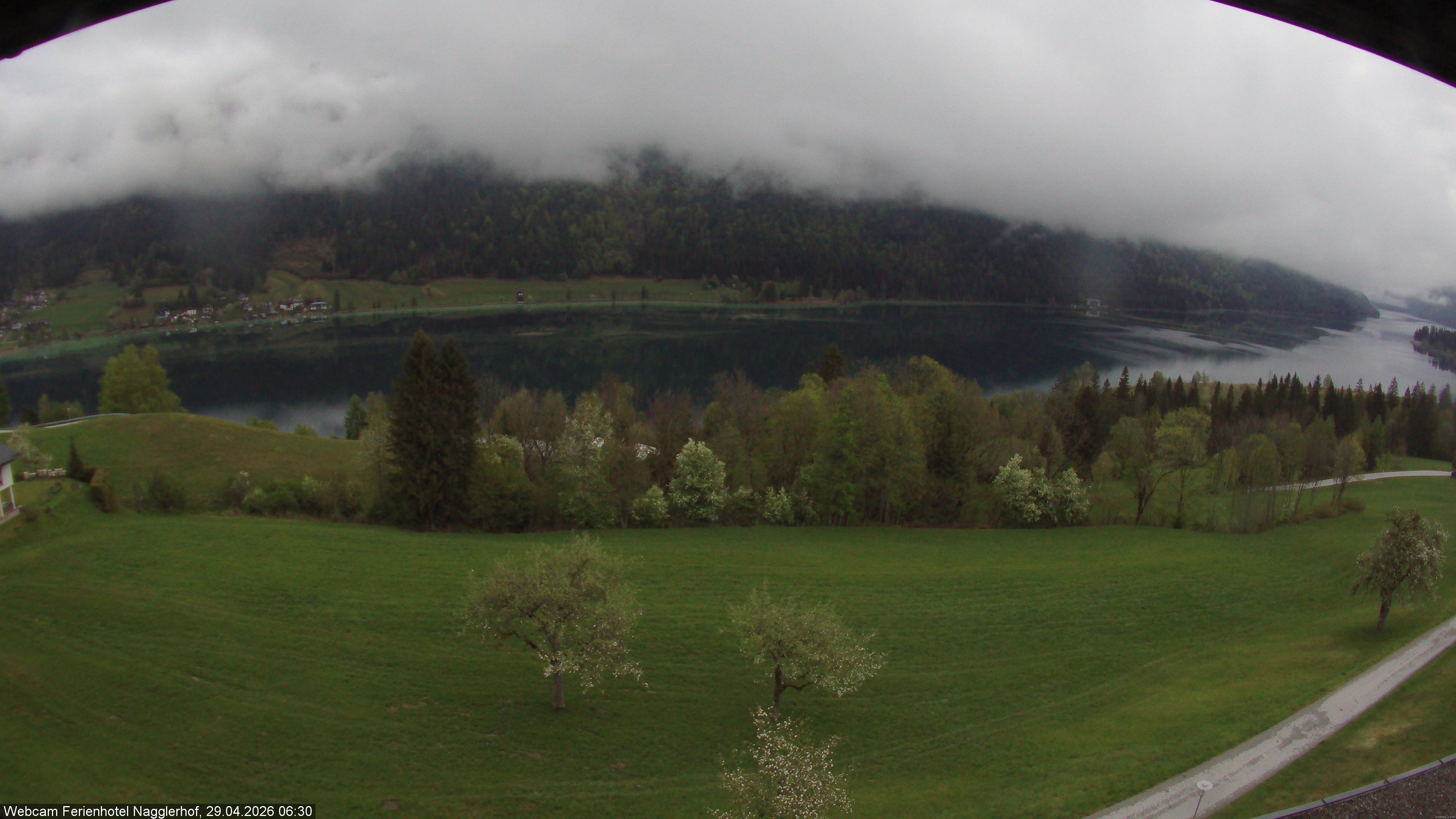 Archiv Foto Webcam Weißensee: Sicht vom Ferienhotel Nagglerhof