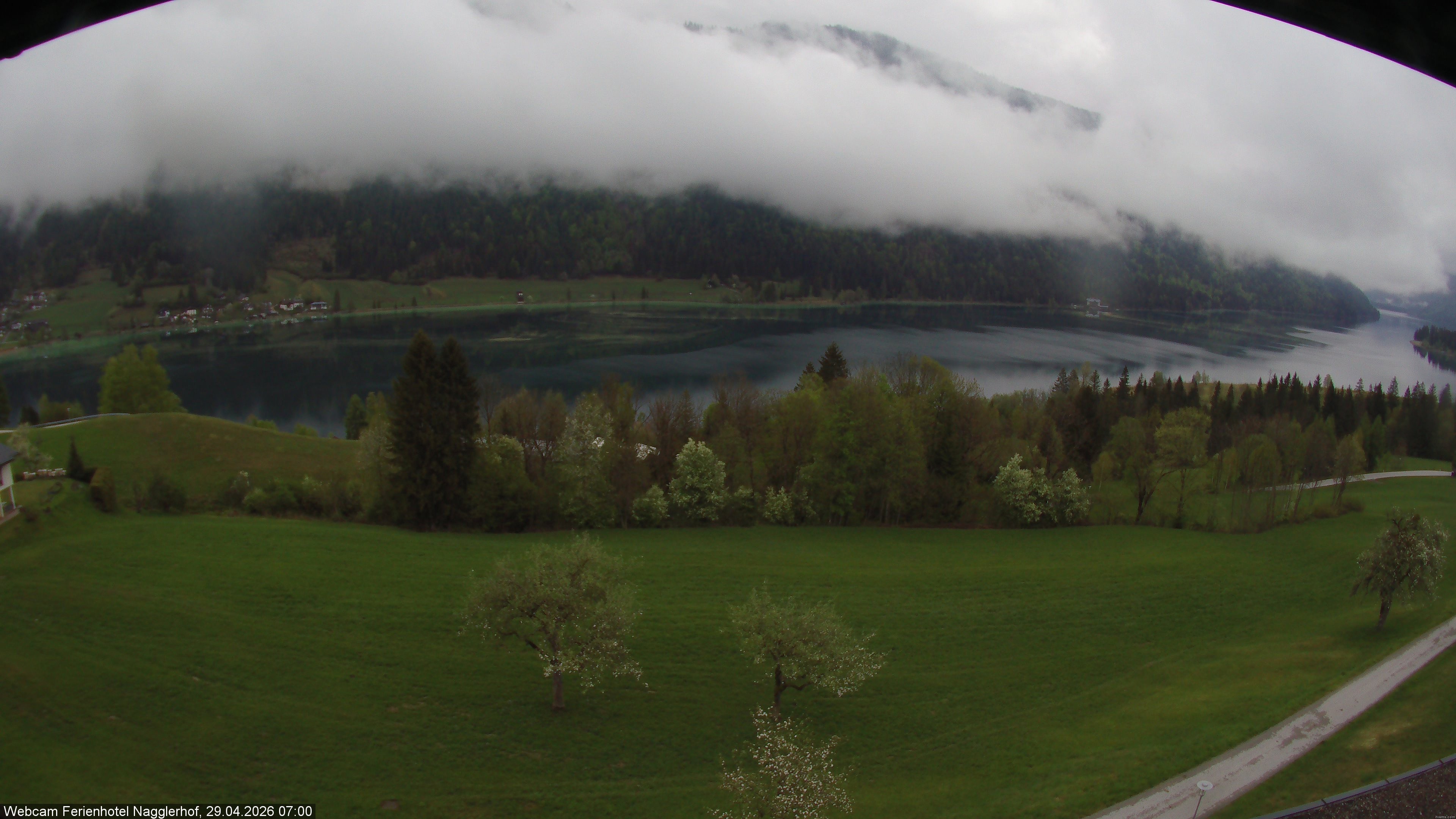 Archiv Foto Webcam Weißensee: Sicht vom Ferienhotel Nagglerhof