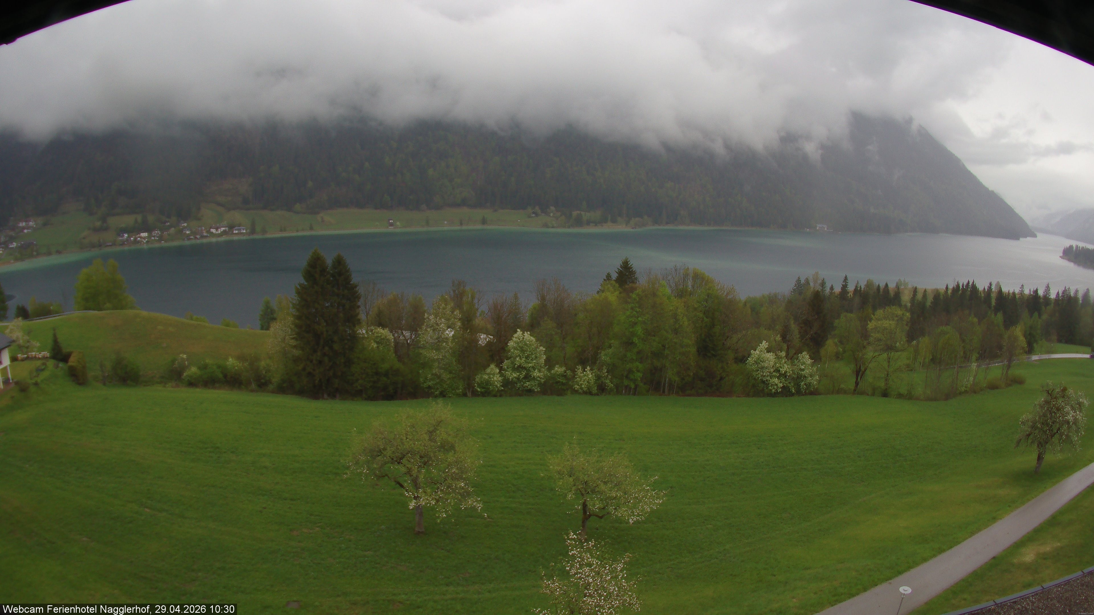 Archiv Foto Webcam Weißensee: Sicht vom Ferienhotel Nagglerhof