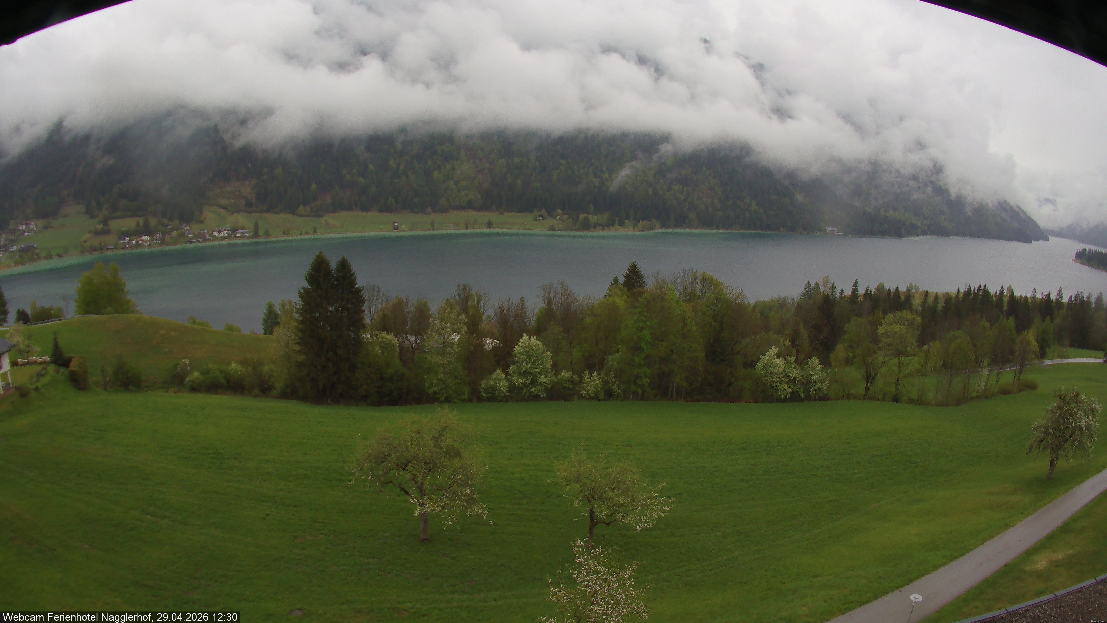 Archiv Foto Webcam Weißensee: Sicht vom Ferienhotel Nagglerhof