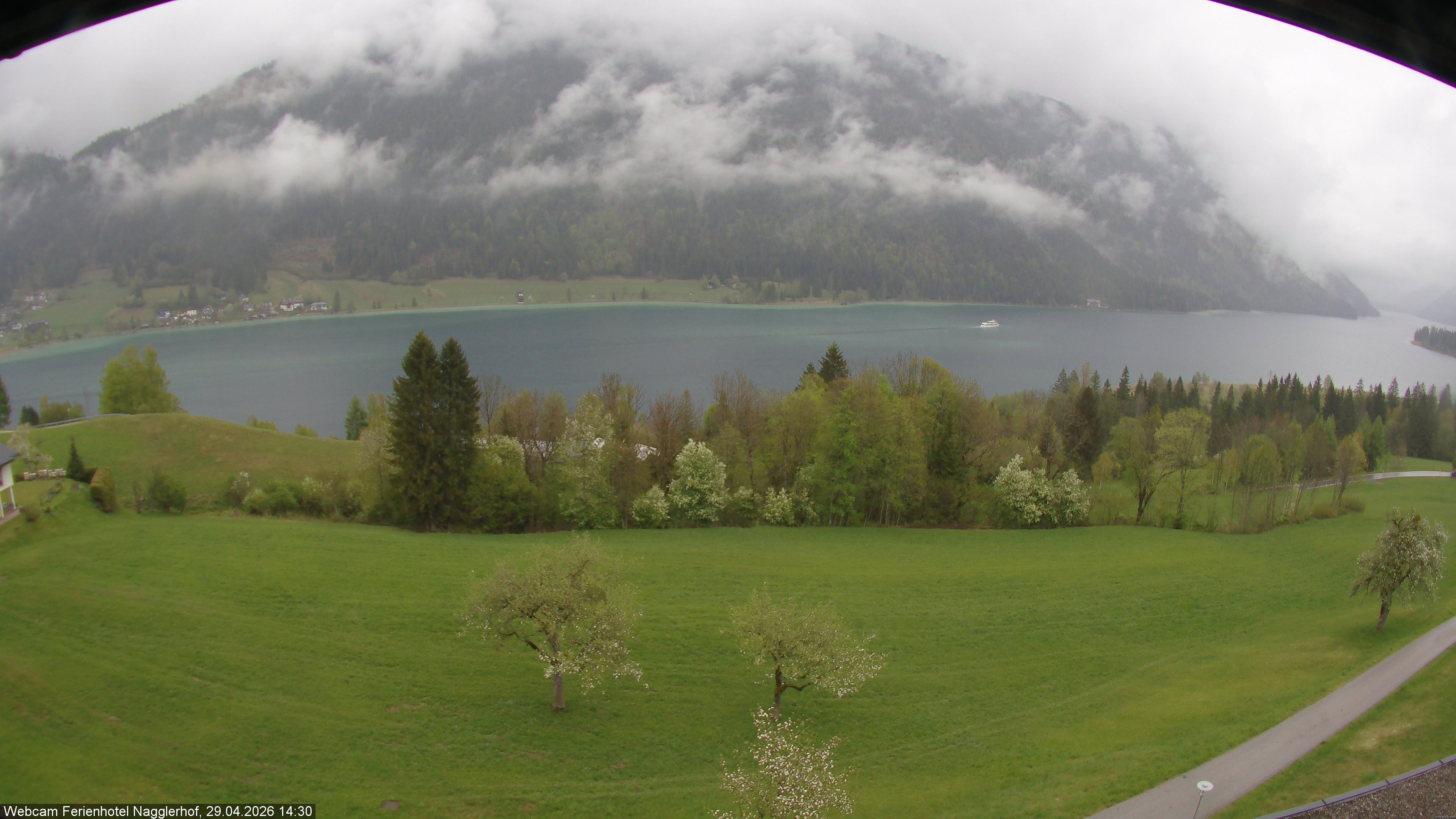 Archiv Foto Webcam Weißensee: Sicht vom Ferienhotel Nagglerhof
