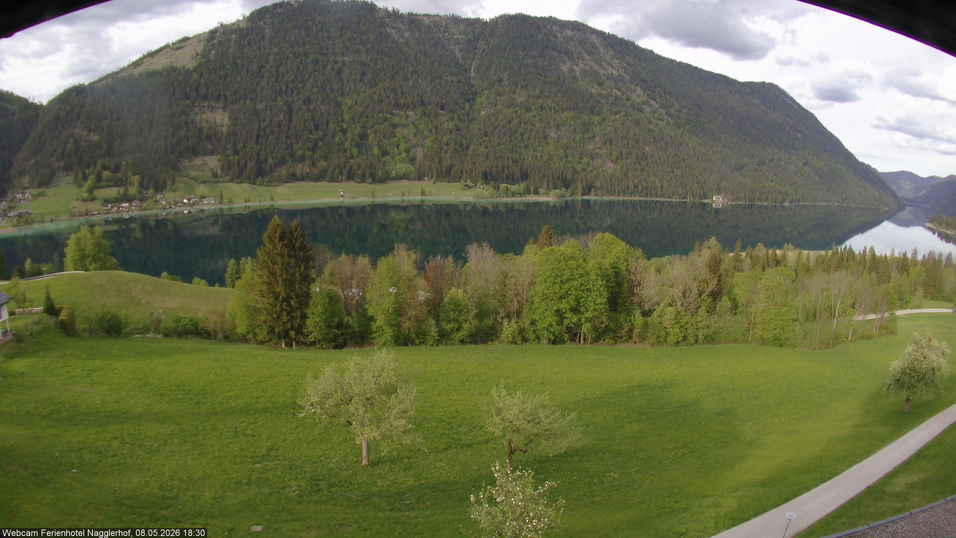 Archiv Foto Webcam Weißensee: Sicht vom Ferienhotel Nagglerhof