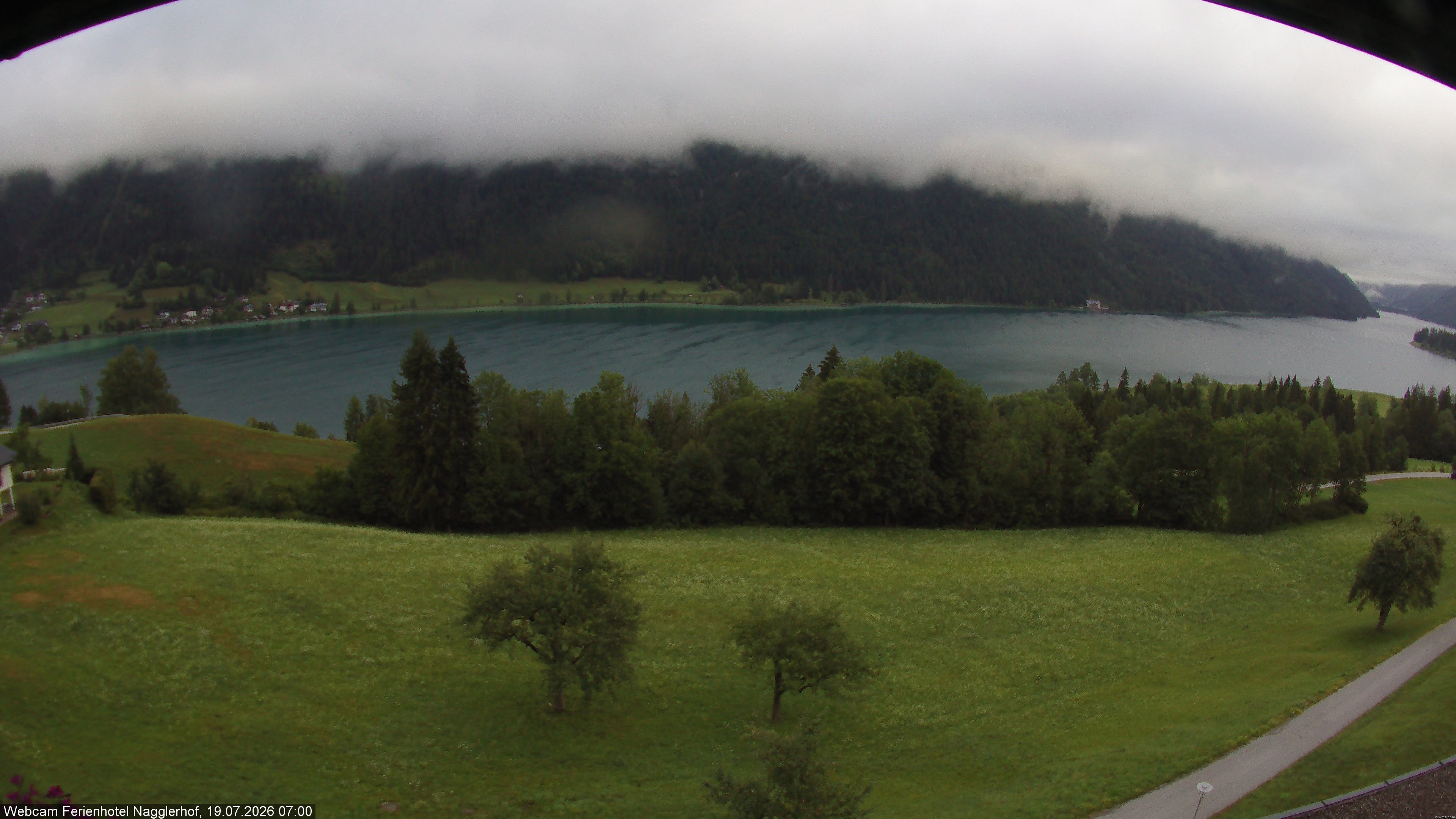 Archiv Foto Webcam Weißensee: Sicht vom Ferienhotel Nagglerhof