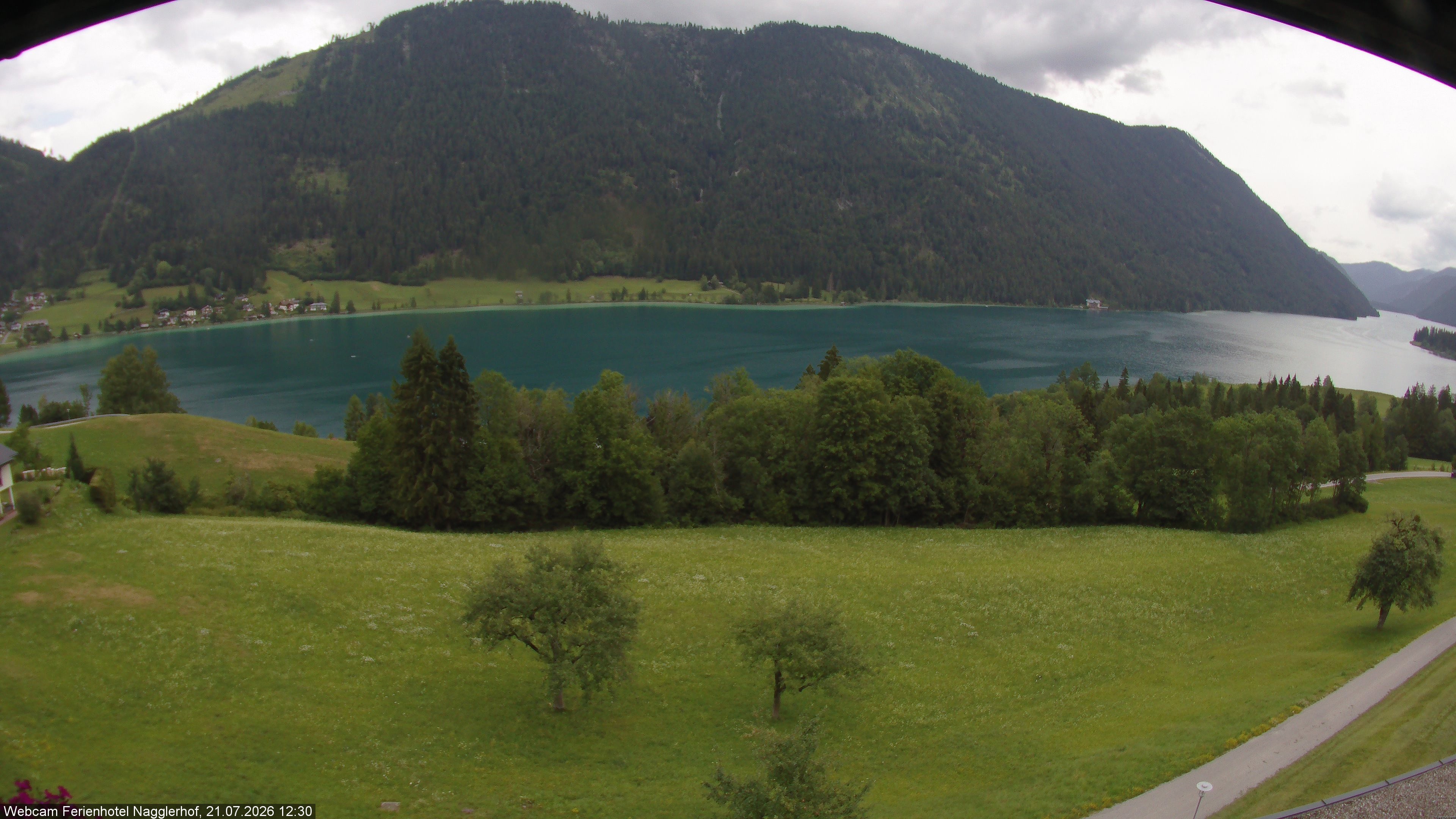 Archiv Foto Webcam Weißensee: Sicht vom Ferienhotel Nagglerhof