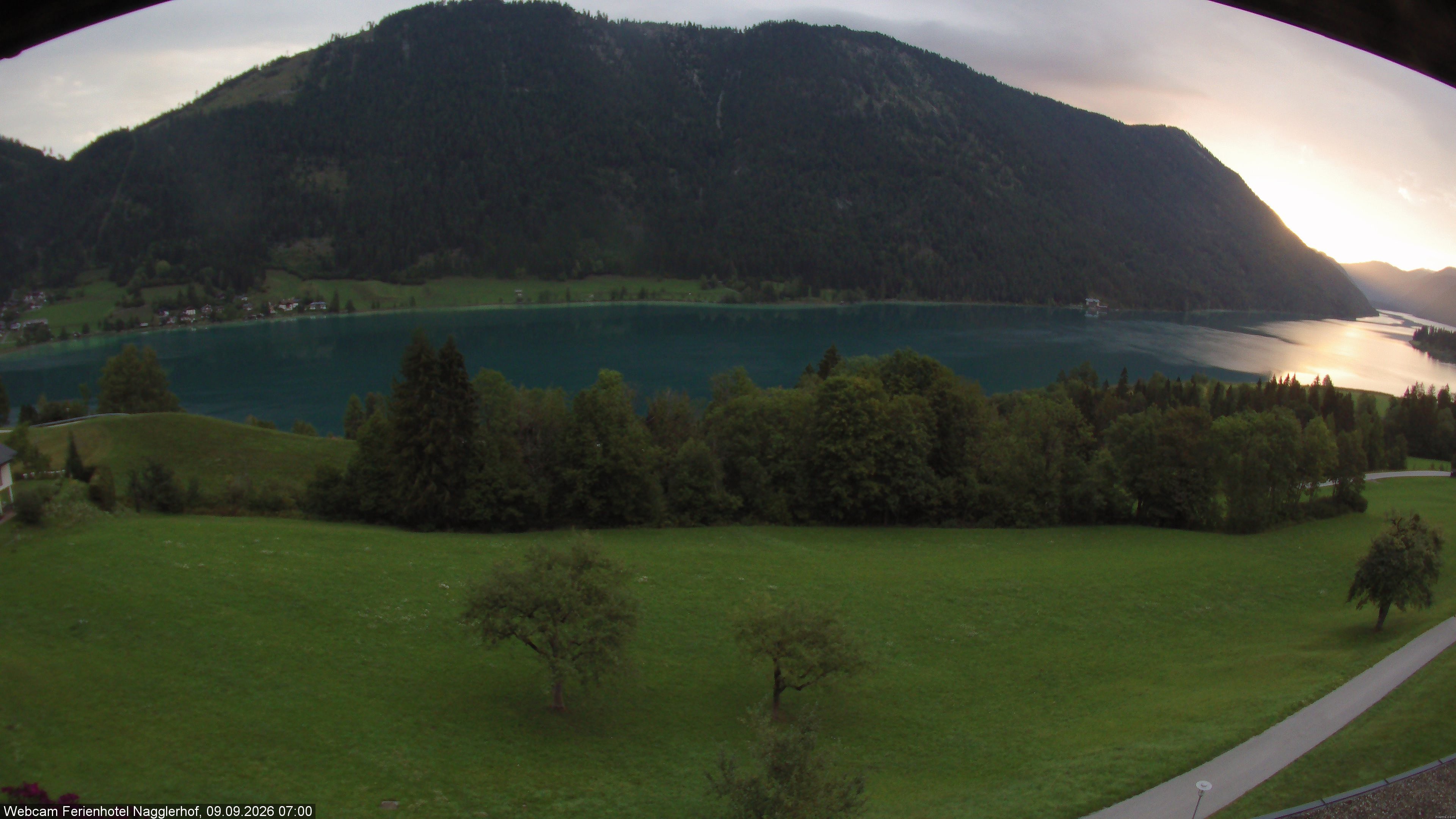 Archiv Foto Webcam Weißensee: Sicht vom Ferienhotel Nagglerhof