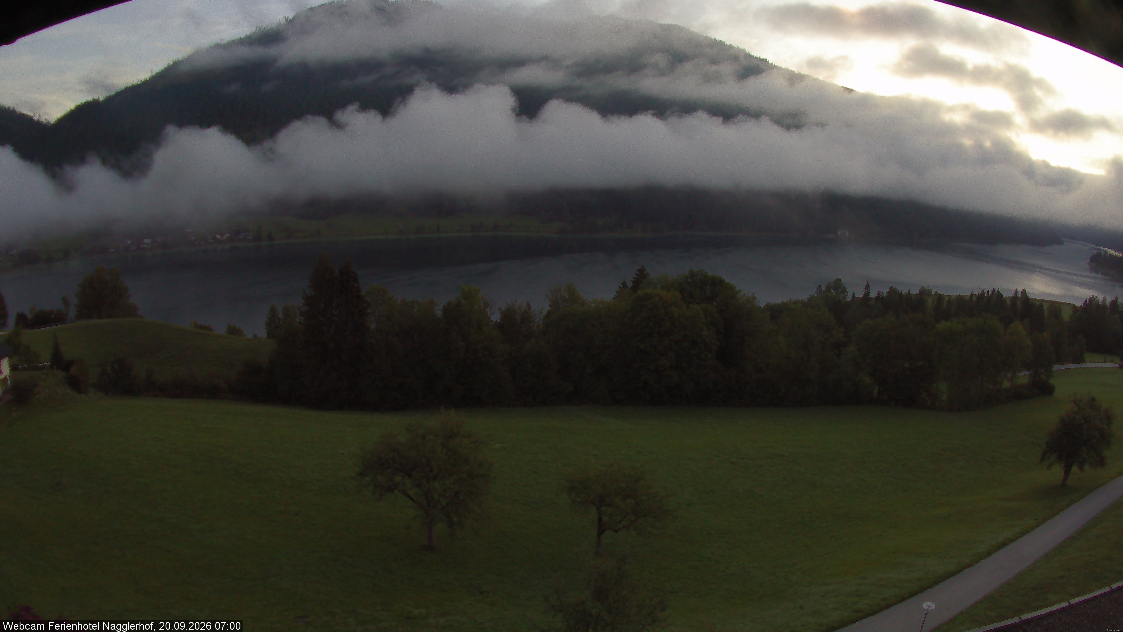 Archiv Foto Webcam Weißensee: Sicht vom Ferienhotel Nagglerhof