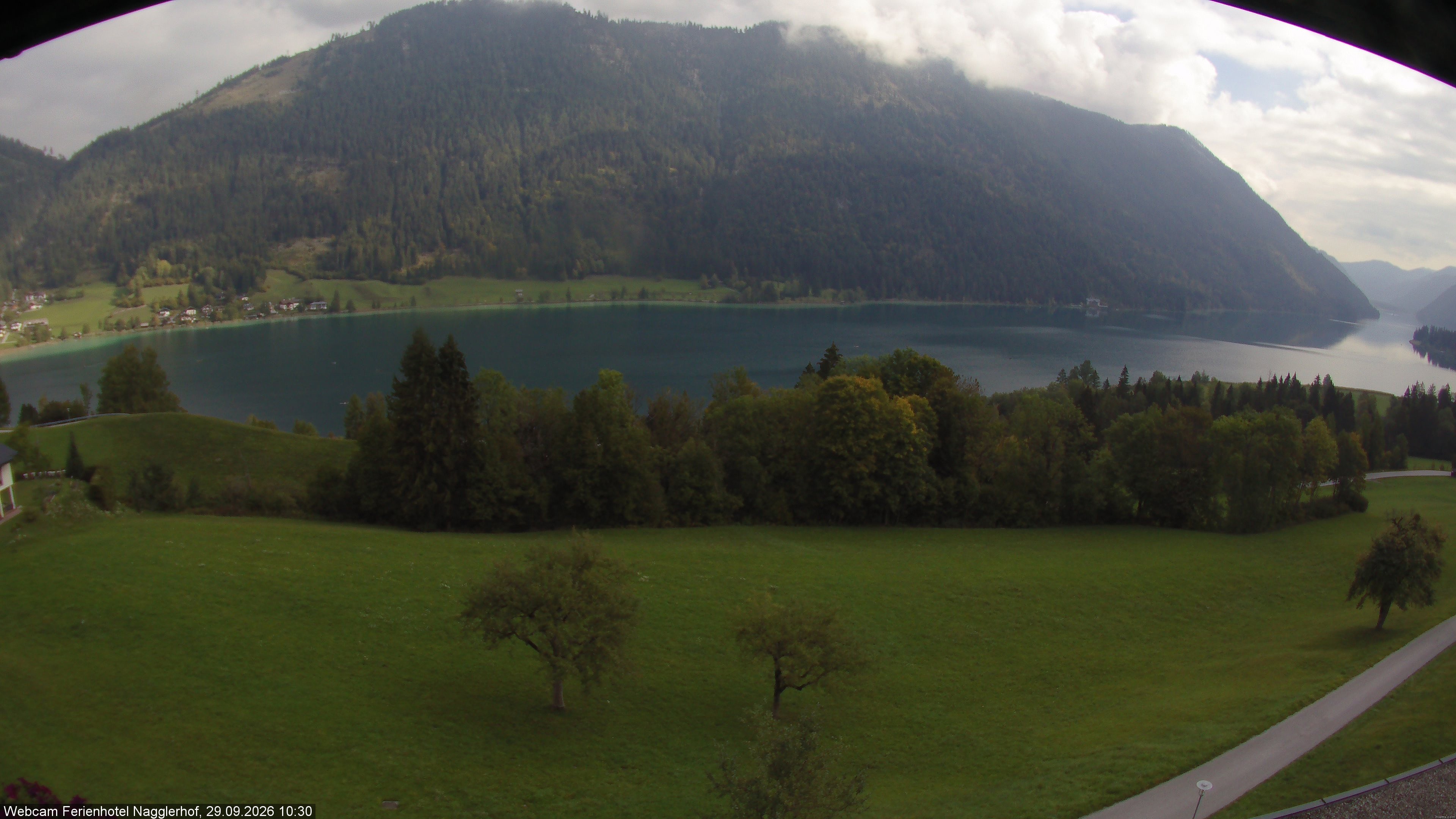 Archiv Foto Webcam Weißensee: Sicht vom Ferienhotel Nagglerhof