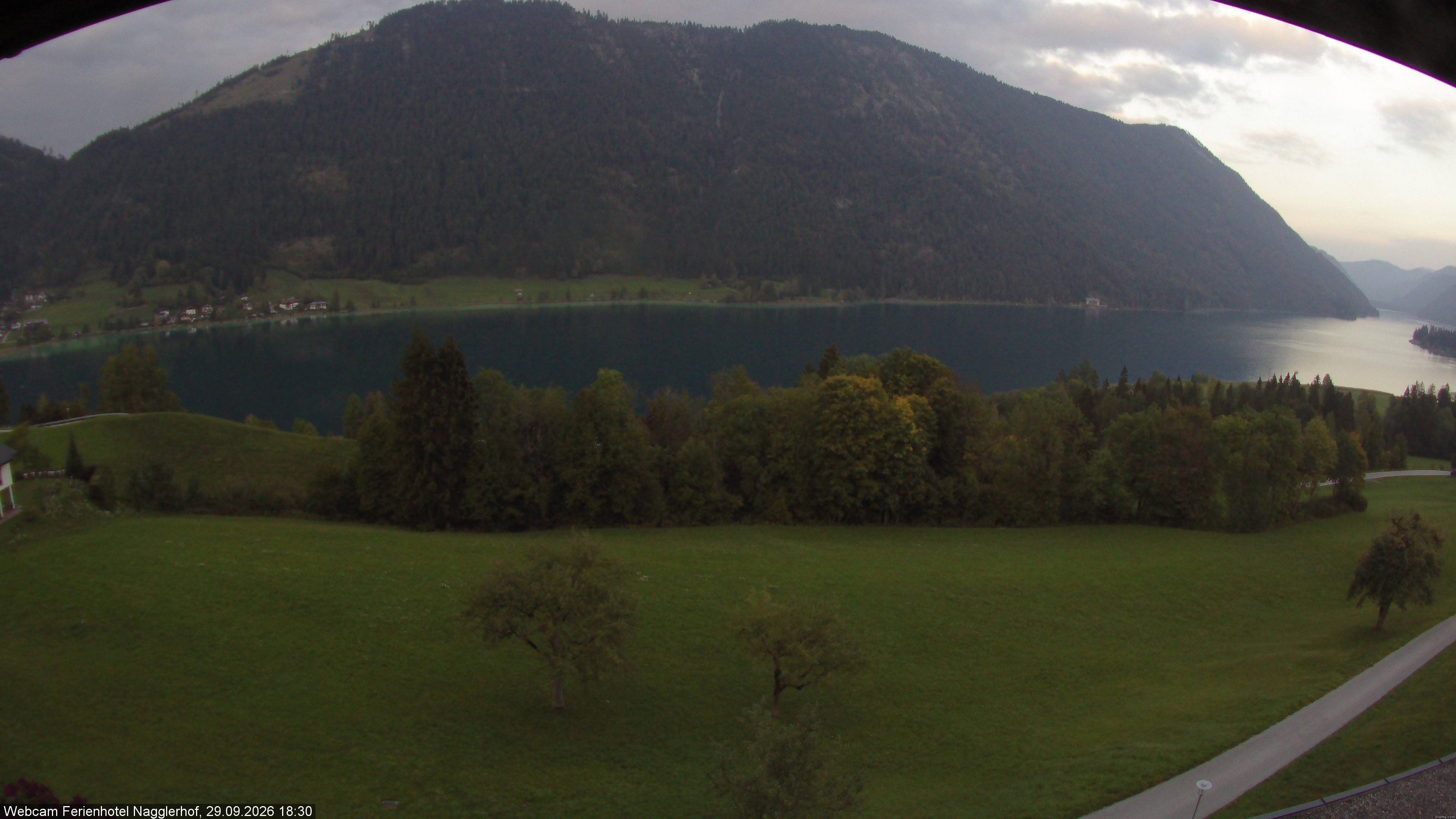 Archiv Foto Webcam Weißensee: Sicht vom Ferienhotel Nagglerhof