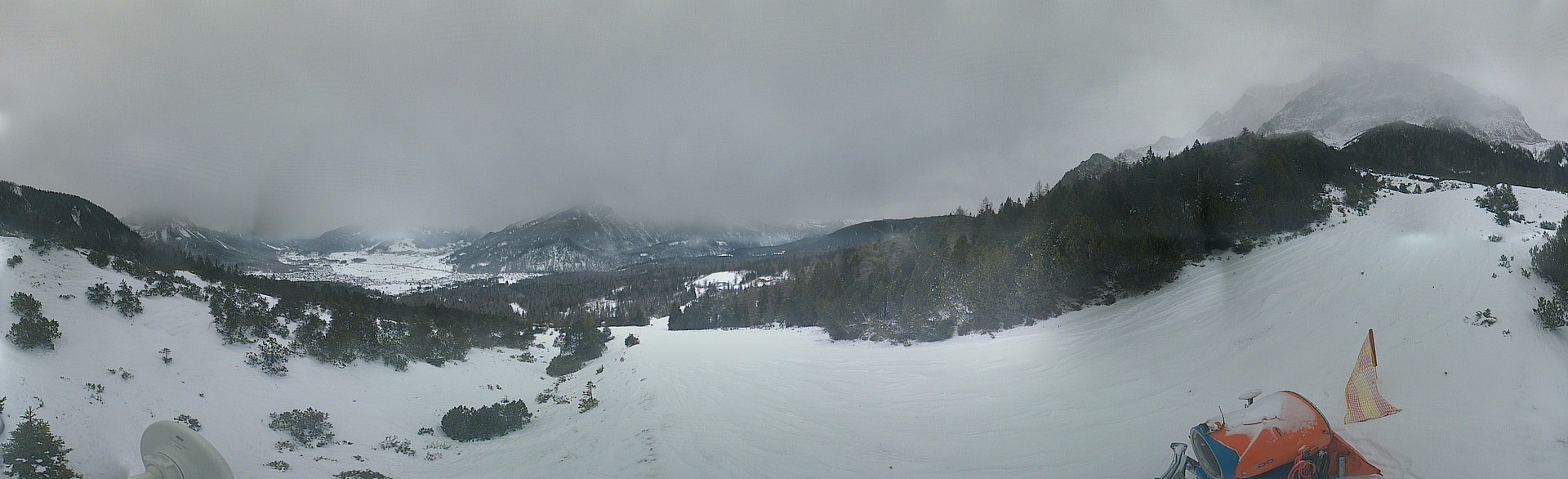 Archiv Foto Webcam Weißlähnabfahrt, Skigebiet Ehrwald