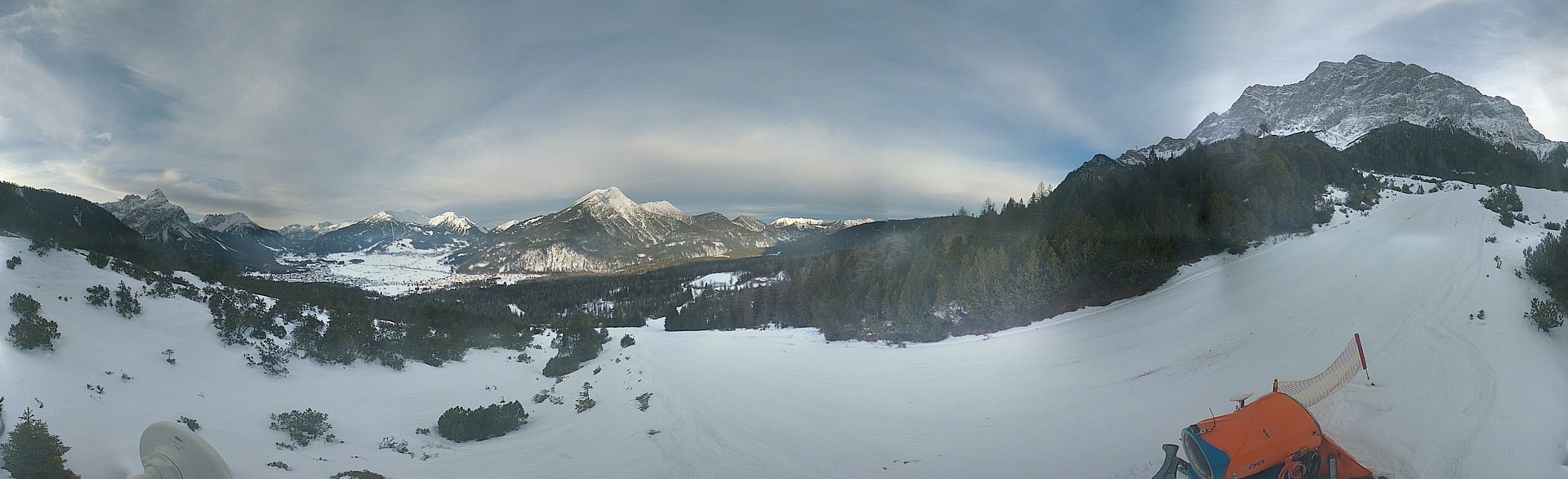 Archiv Foto Webcam Weißlähnabfahrt, Skigebiet Ehrwald