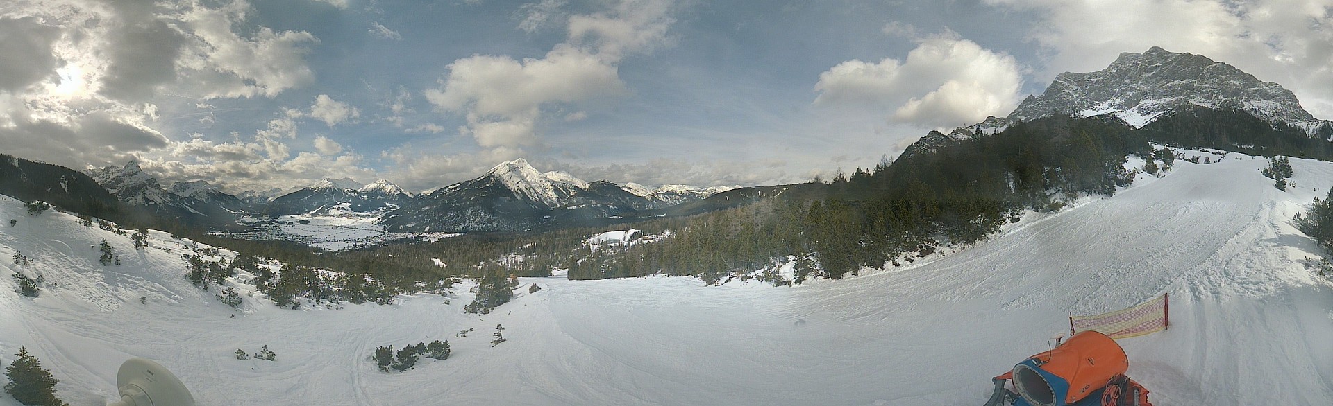 Archiv Foto Webcam Weißlähnabfahrt, Skigebiet Ehrwald