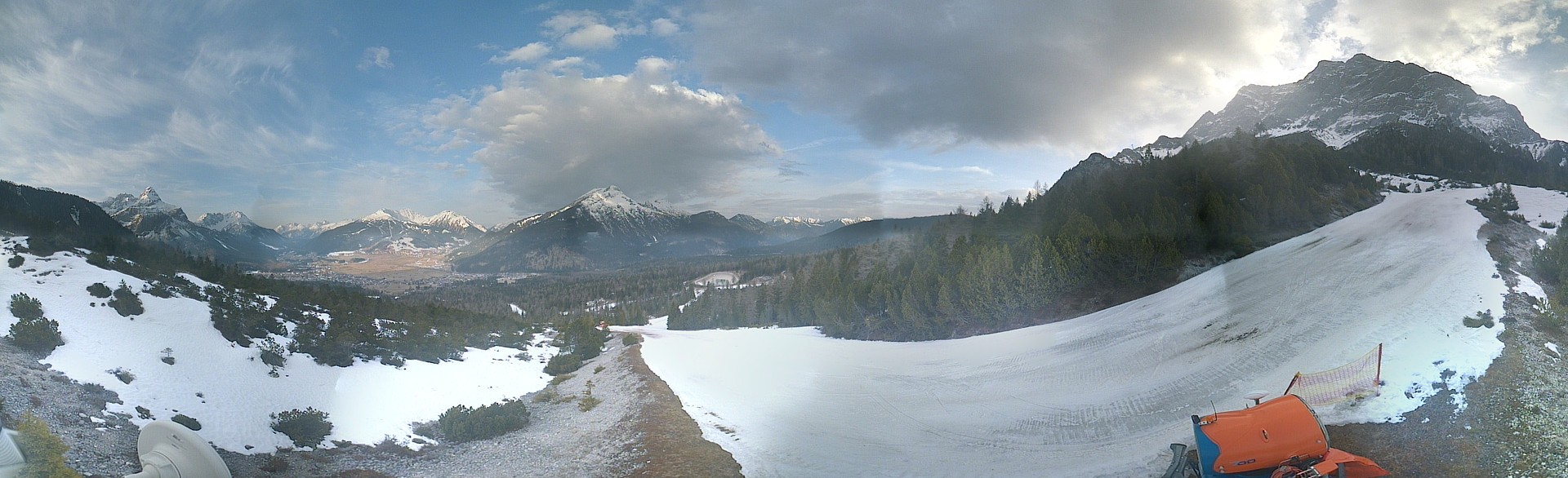 Archiv Foto Webcam Weißlähnabfahrt, Skigebiet Ehrwald