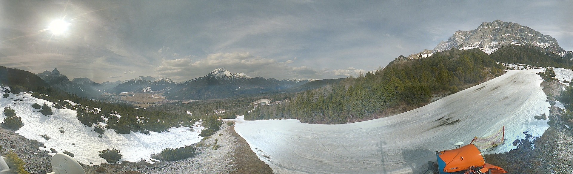 Archiv Foto Webcam Weißlähnabfahrt, Skigebiet Ehrwald