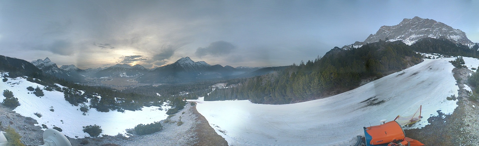 Archiv Foto Webcam Weißlähnabfahrt, Skigebiet Ehrwald