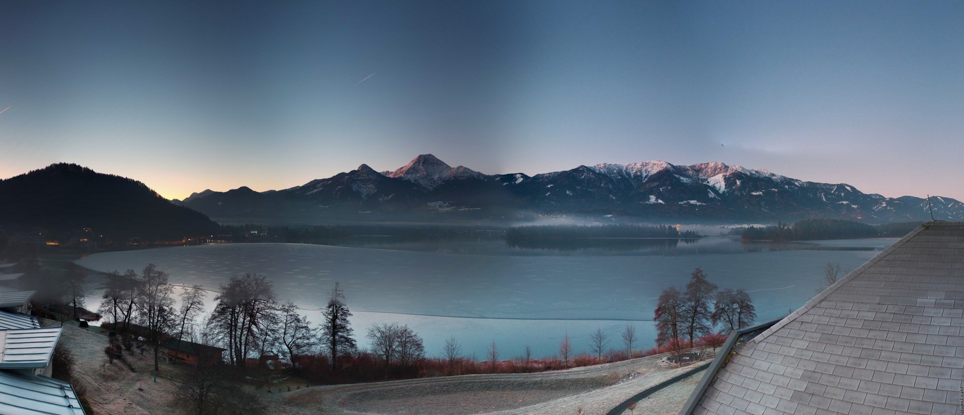 Archived image Webcam Faaker See lake, view direction south