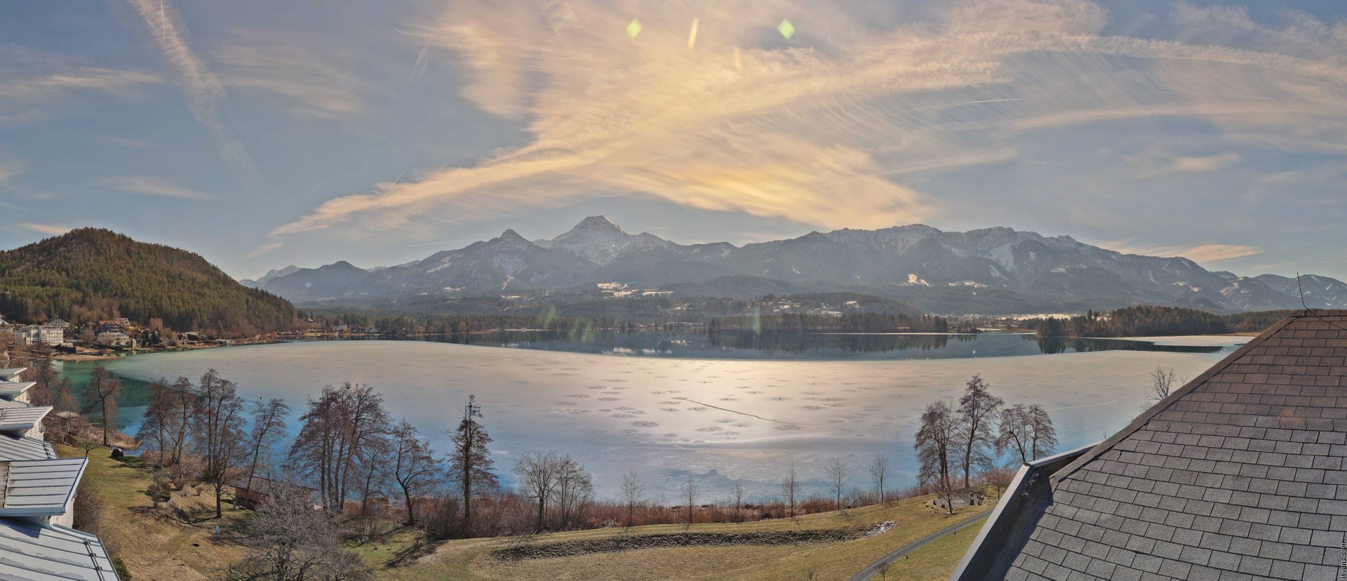 Archived image Webcam Faaker See lake, view direction south