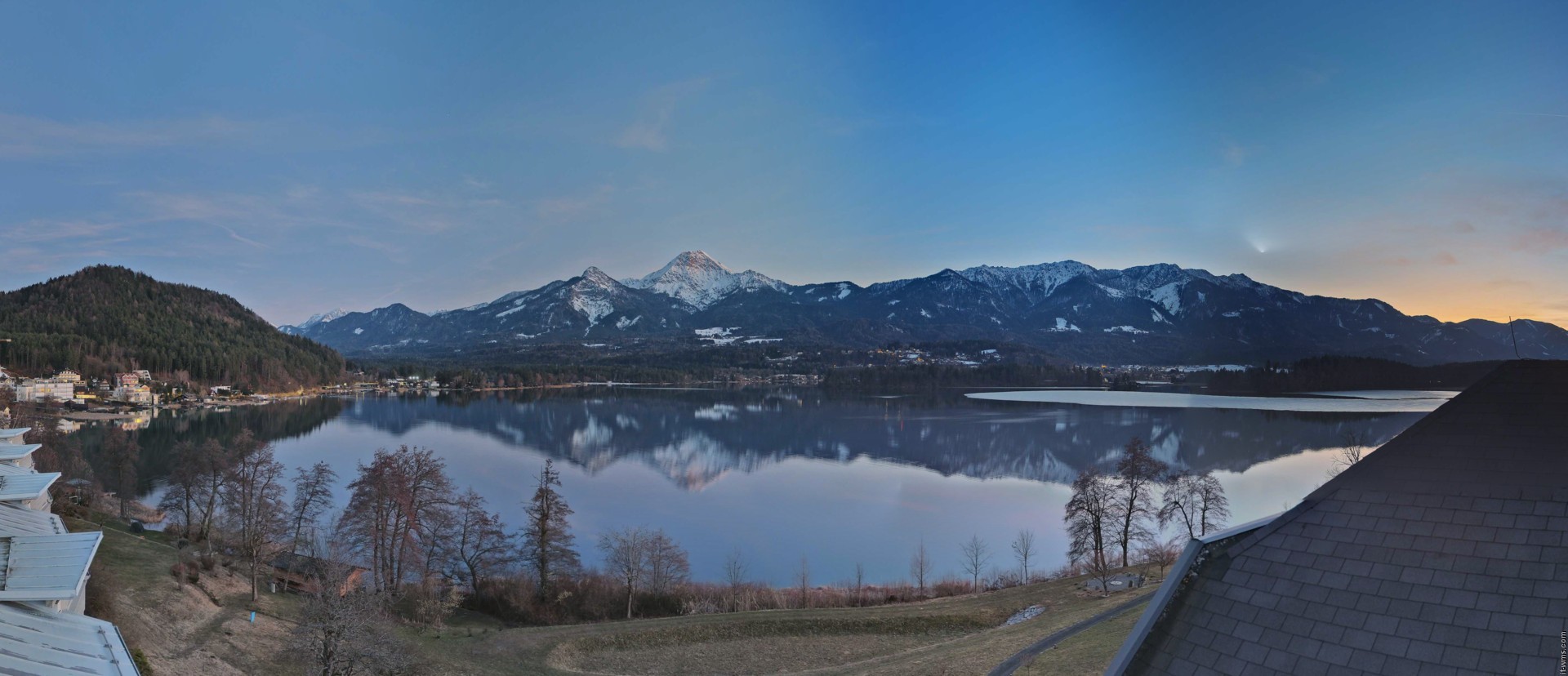 Archived image Webcam Faaker See lake, view direction south