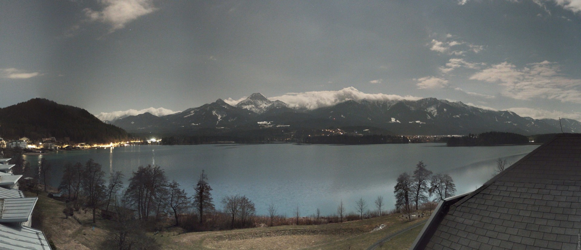 Archiv Foto Webcam Faaker See, Blickrichtung Süden