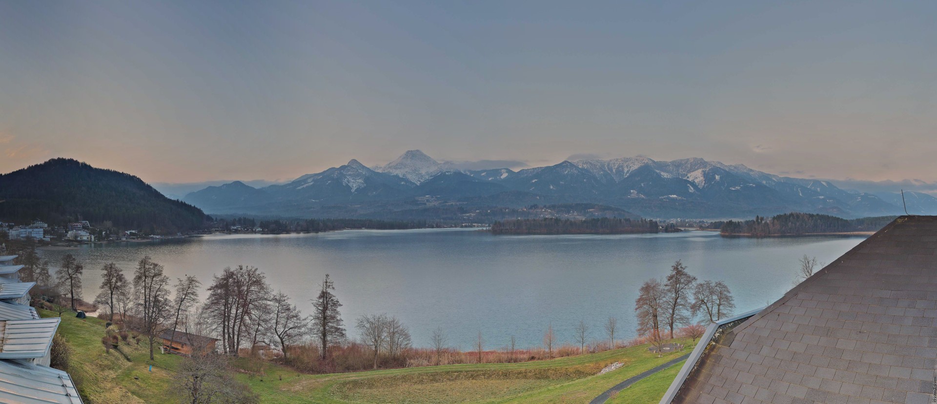 Archived image Webcam Faaker See lake, view direction south