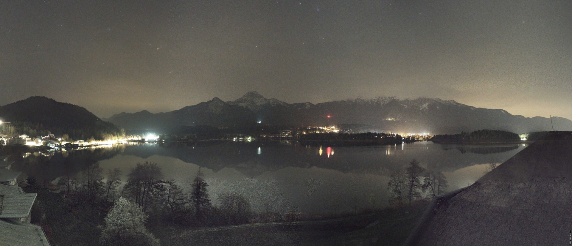 Archiv Foto Webcam Faaker See, Blickrichtung Süden